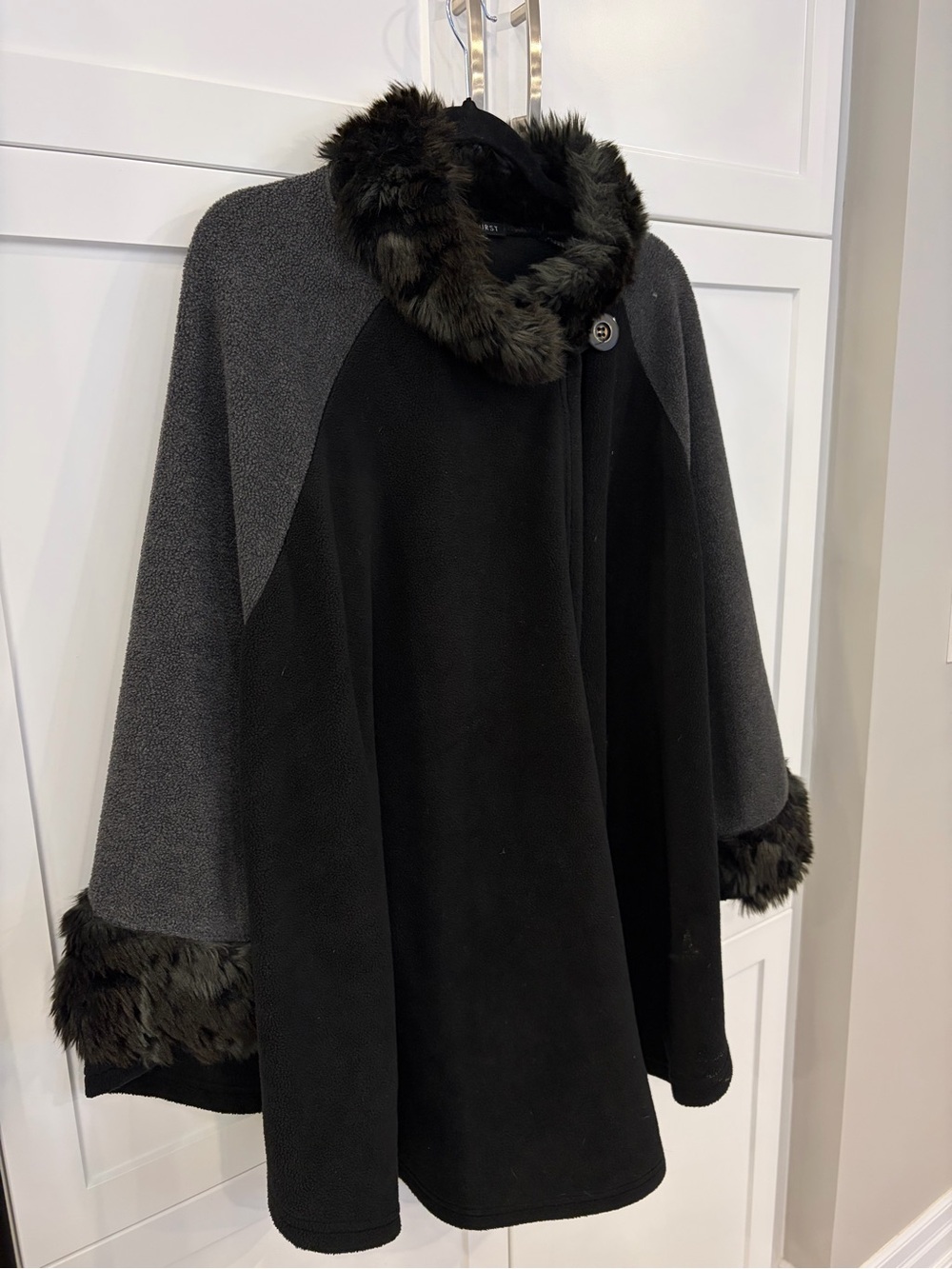 Parkhurst Black & Gray Faux Fur Trim Cape